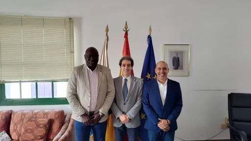 Pedro Viera recibe en Lanzarote al Cónsul de Colombia en Canarias