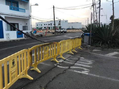 Thumbnail of Cable1.jpg