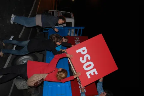 Thumbnail of Instalaci&oacute;n de cubos.JPG