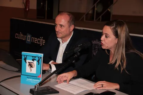 Thumbnail of Miguel Sebastián presenta su libro “La falsa bonanza”  (20).JPG