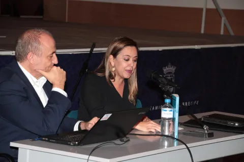 Thumbnail of Miguel Sebastián presenta su libro “La falsa bonanza”  (27).JPG