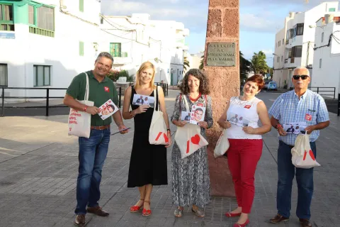 Thumbnail of PSOE puerta a puerta (1).JPG