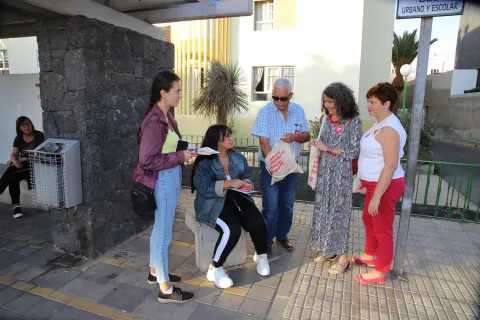 Thumbnail of PSOE puerta a puerta (12).JPG