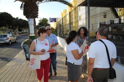 Thumbnail of PSOE puerta a puerta (13).JPG