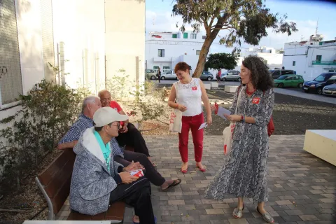 Thumbnail of PSOE puerta a puerta (5).JPG
