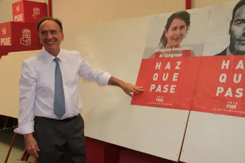 Thumbnail of Pega Carteles PSOE (8).JPG