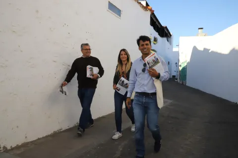 Thumbnail of psoe-teguise-entrega-de-folletos-7.jpg
