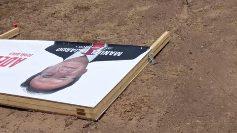 Thumbnail of Valla PSOE vandalizada..png