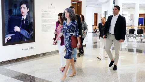 Thumbnail of Ariagona González - Grupo socialista llegando al pleno.jpg