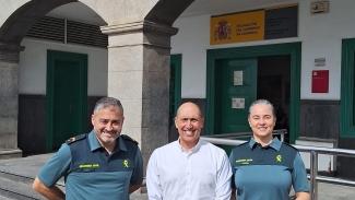 Pedro Viera visita los espacios protegidos de Lanzarote acompañado por agentes del SEPRONA